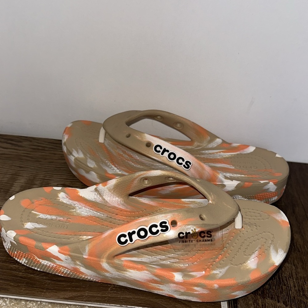 CROCS - Picture 2 of 7